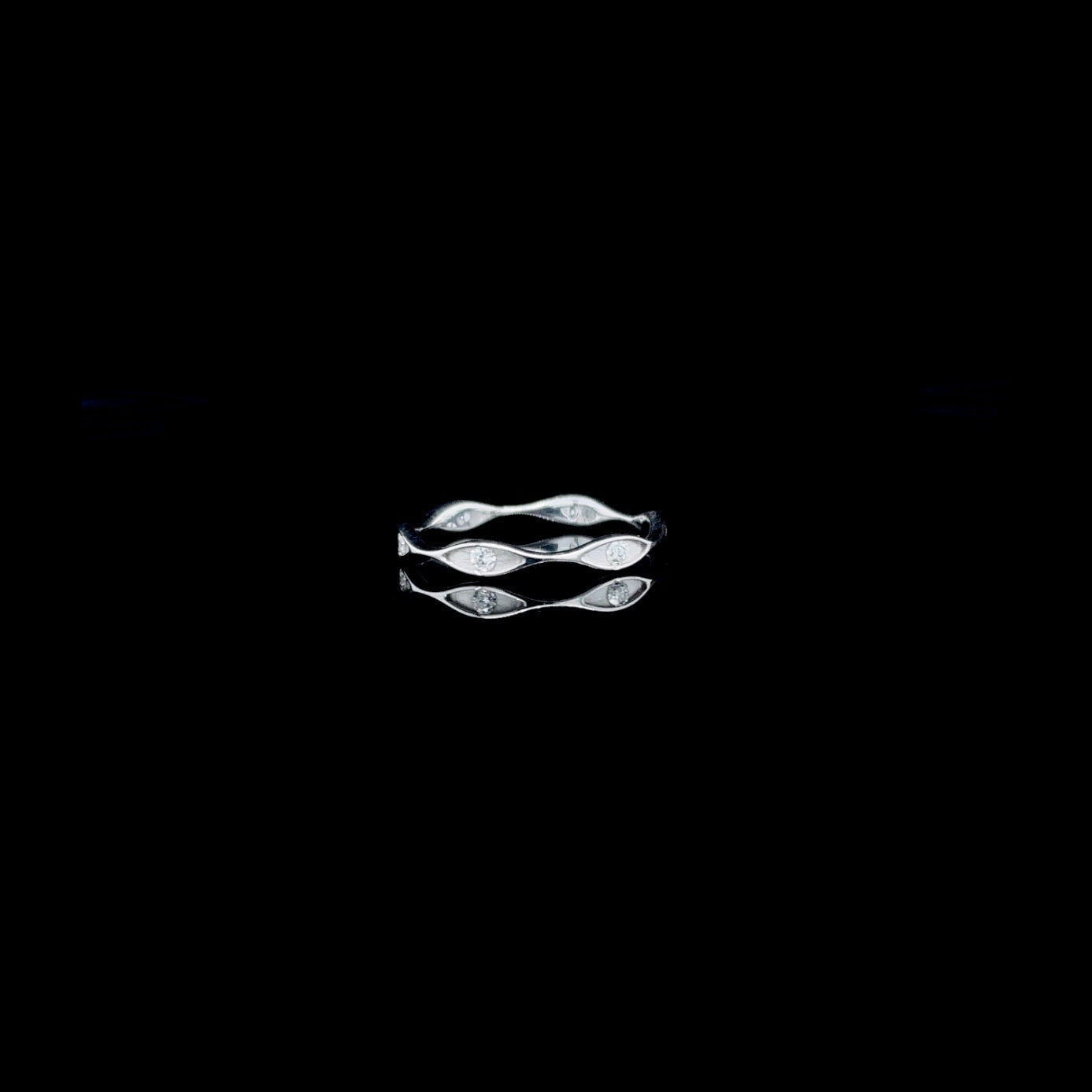 14K White Gold 0.14 CT Natural Diamond Wavy Ring